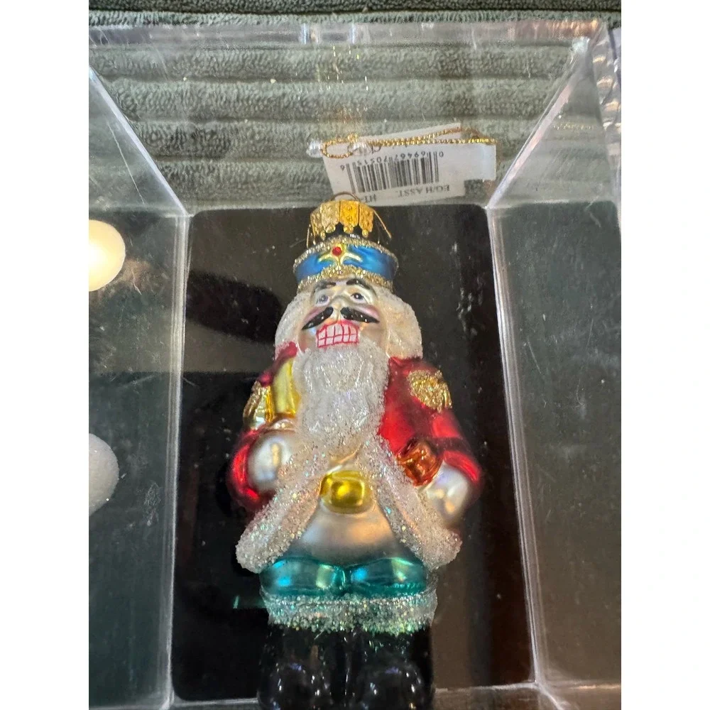 Unique Treasure Hand Crafted Glass Christmas Ornaments Set of 4‎
